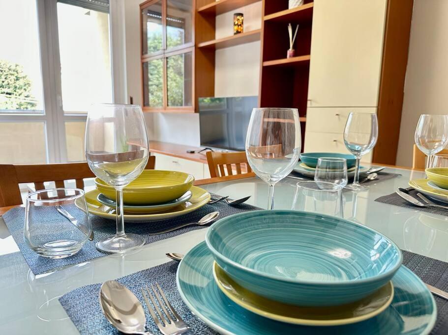 Low Cost Holiday An Business House And Free Park By Revenue House Como Ngoại thất bức ảnh