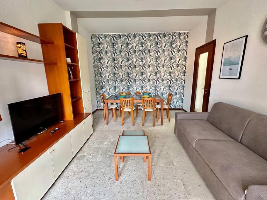 Low Cost Holiday An Business House And Free Park By Revenue House Como Ngoại thất bức ảnh