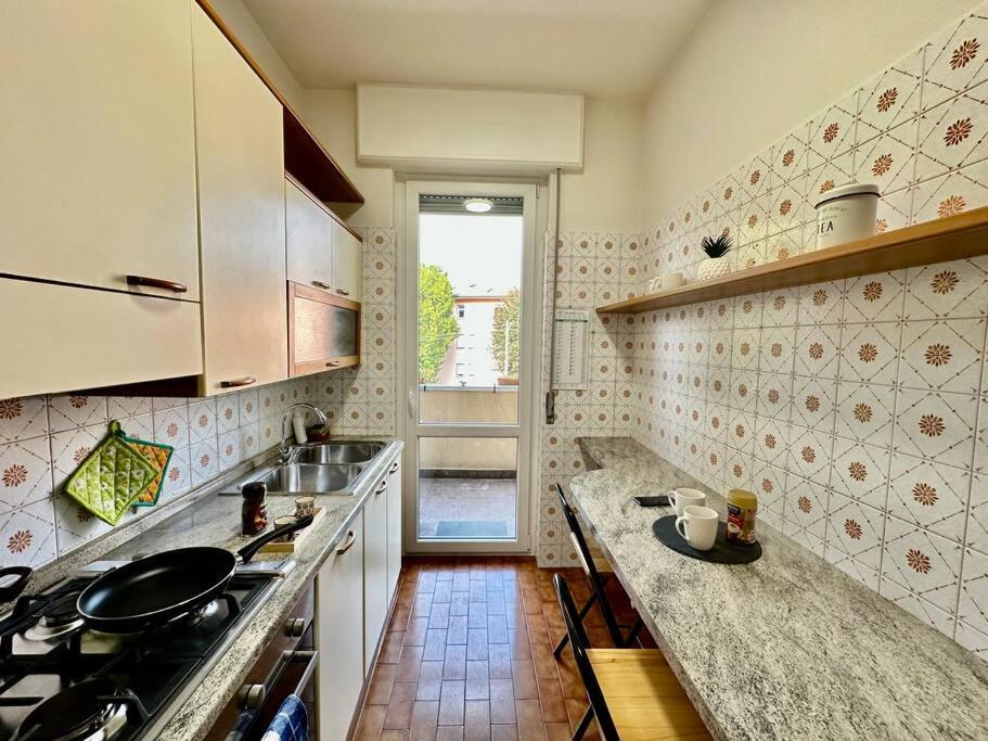 Low Cost Holiday An Business House And Free Park By Revenue House Como Ngoại thất bức ảnh